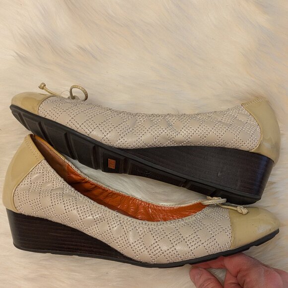 Cole Haan Air Tali Bow Tan Leather & Patent Cap-Toe Wedge - Picture 1 of 8